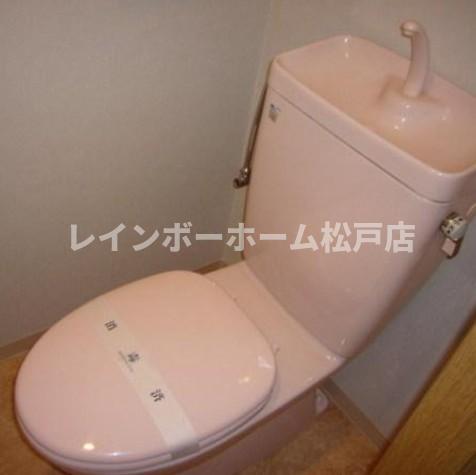 トイレ　コンパクトで使いやすいトイレです