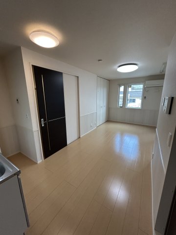 その他部屋・スペース　開放的な寝室です