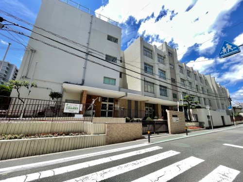 小学校　大阪市立常盤小学校（小学校）まで377m