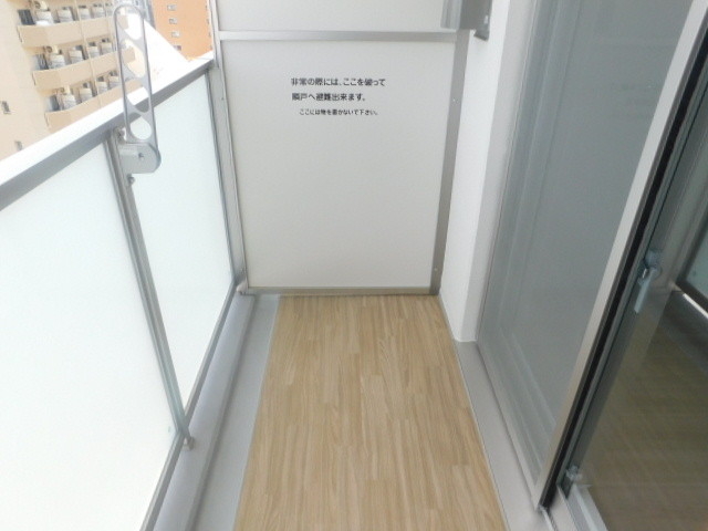 バルコニー　写真は同建物別の０２号室タイプの写真です。