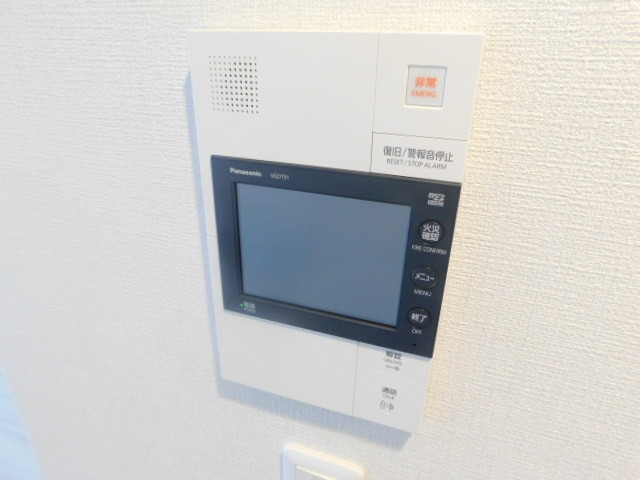 セキュリティ　写真は同建物別の０２号室タイプの写真です。