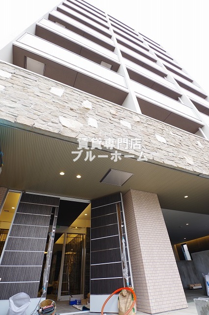 建物外観　鉄筋コンクリート造9階建てのきれいな物件！