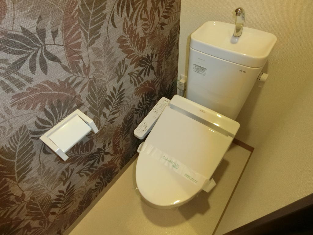 トイレ　温水洗浄機付です☆
