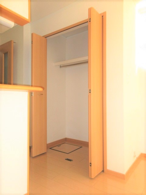 収納　写真は別の部屋のものです。