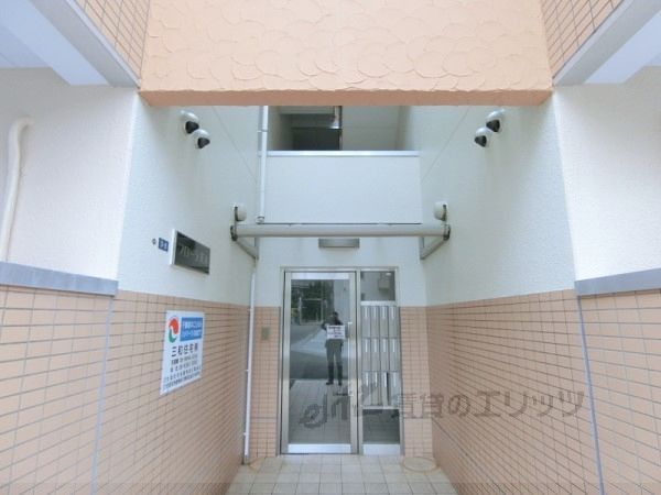 エントランス　エントランス