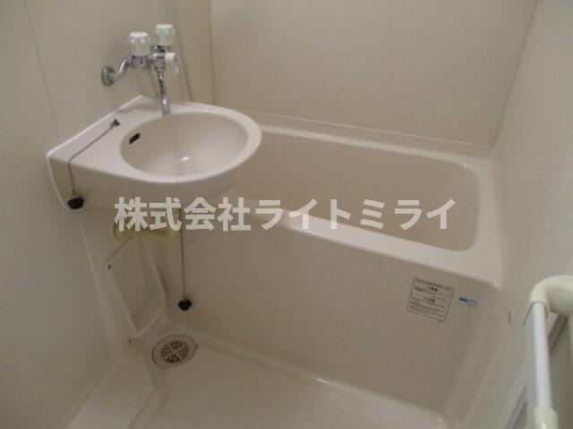 バス・シャワールーム　?