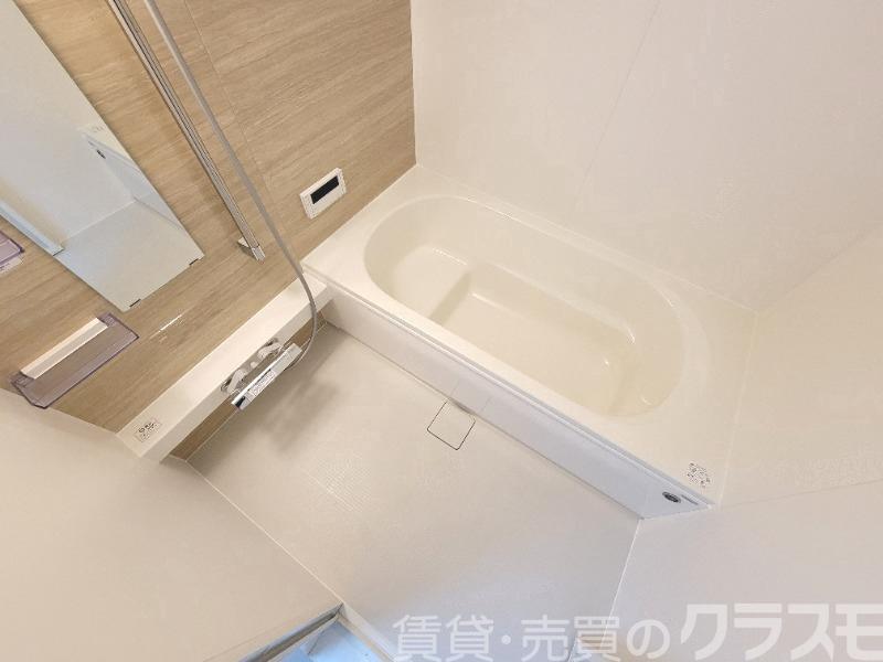 バス・シャワールーム　浴室乾燥機＆追焚機能付き広々バスルーム♪