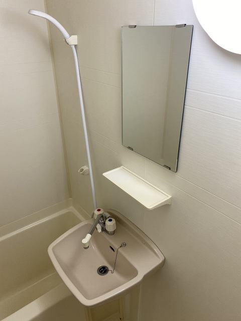 洗面設備　お風呂と一体型です