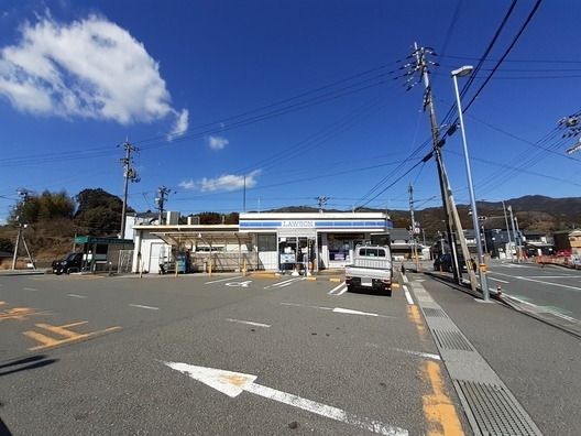 コンビニ　ローソン 伊野町波川店（コンビニ）まで500m