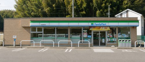 コンビニ　ファミリーマート 知多新知東店（コンビニ）まで123m
