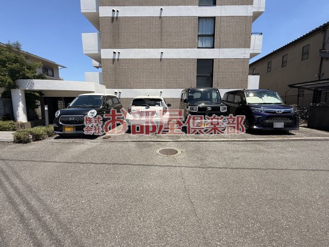 駐車場　駐車スペースもあります