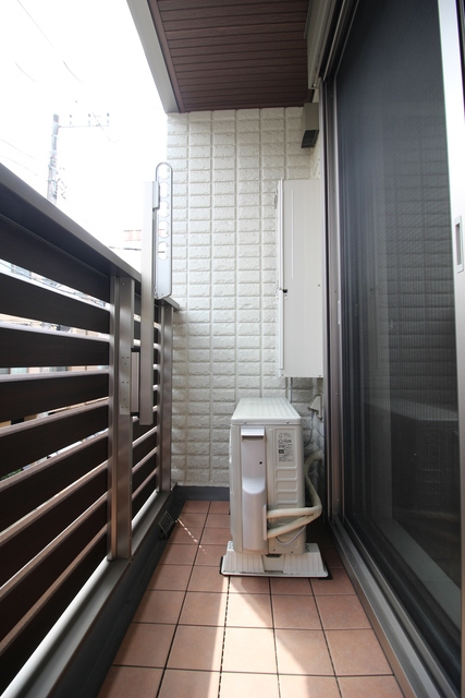バルコニー　バルコニー付！お天気のいい日は洗濯物も気持ちよく干せますね！