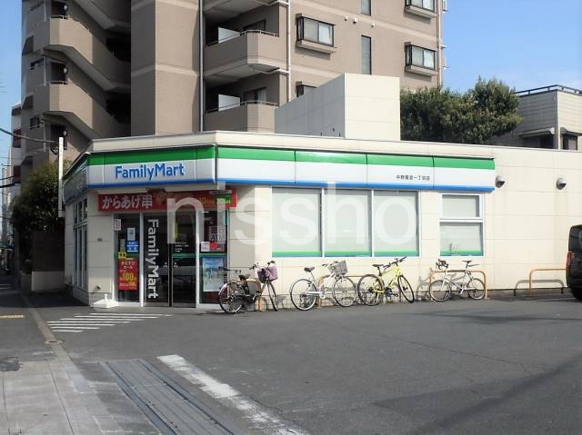 コンビニ　ファミリーマート中野鷺宮一丁目店（コンビニ）まで379m