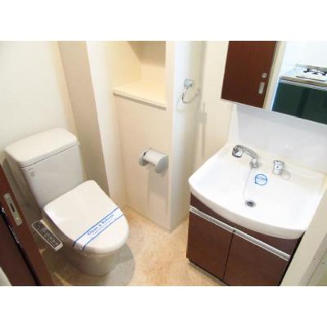洗面設備　※写真は同タイプ住戸です。