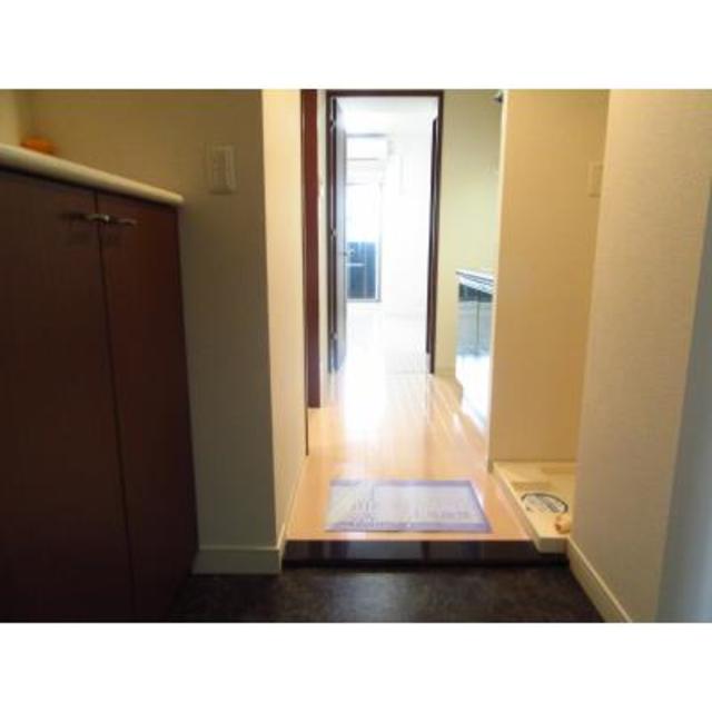 玄関　※写真は同タイプ住戸です。