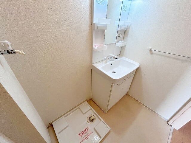 洗面設備　コンパクトで使いやすい洗面所