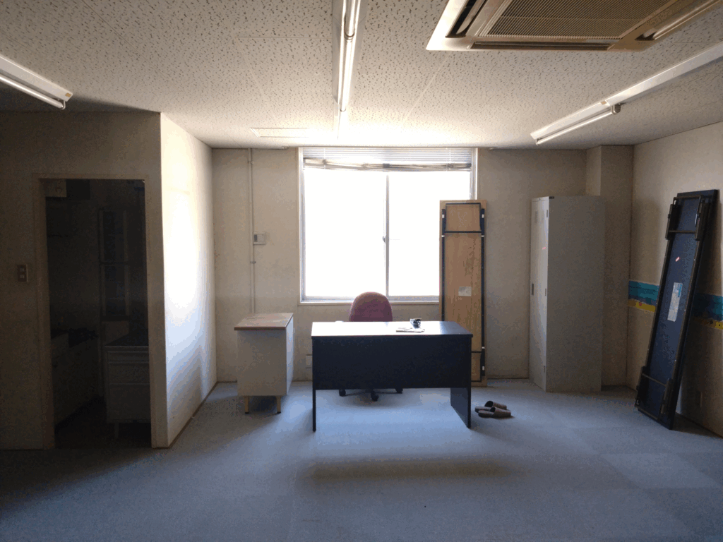 三野ビル2F貸事務所の居間写真