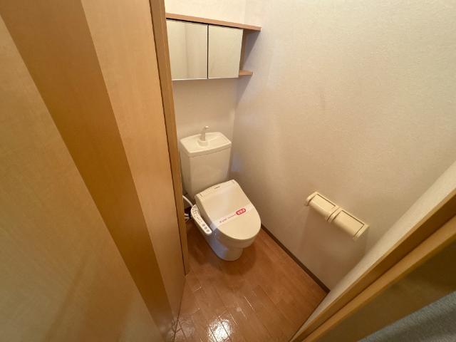 トイレ　トイレ