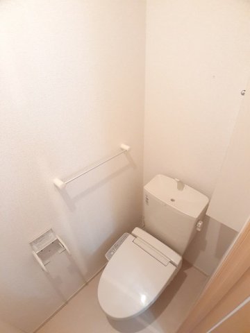 トイレ　ゆったりとした空間のトイレです