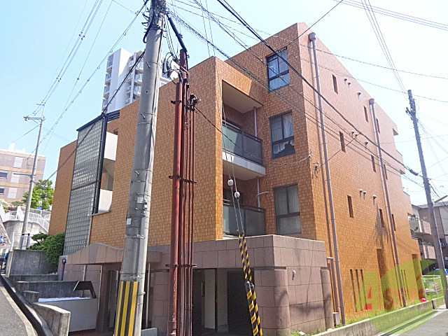 建物外観　豊中市桜の町「ファミーユ」