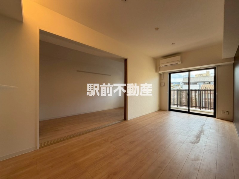 ＪＲ鹿児島本線 二日市駅 徒歩5分 9階建 築1年の居間写真