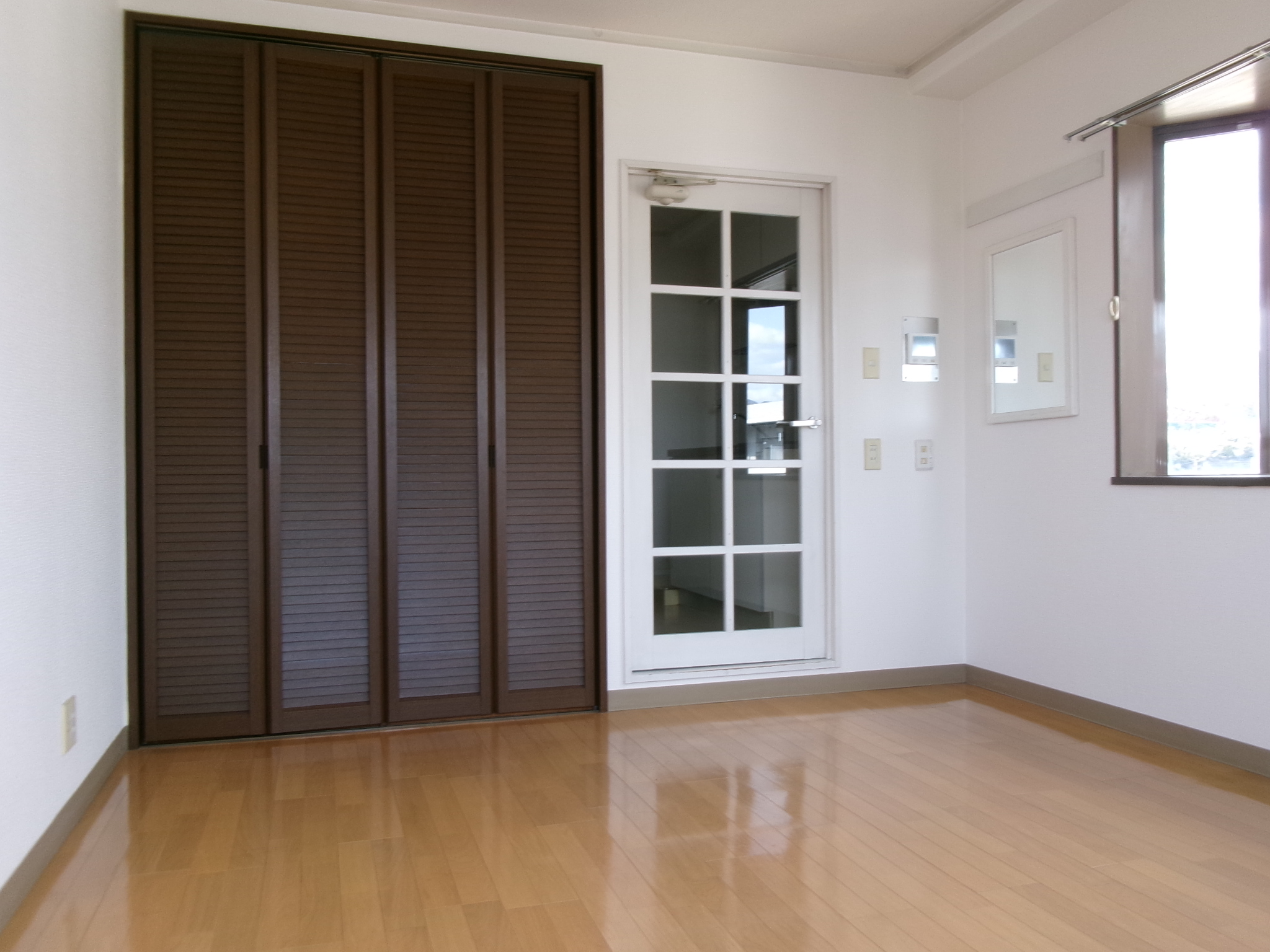 居室・リビング　※写真は別のお部屋です。現況を優先させて頂きます。