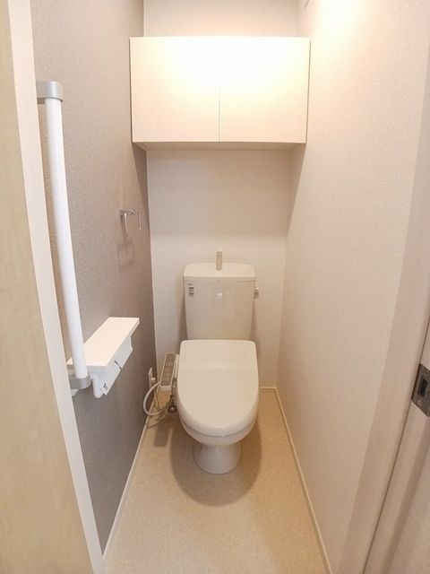 カーサ シトラス仏生山Iのトイレ写真