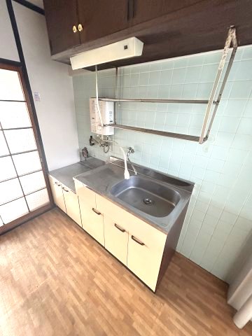 名鉄常滑線 道徳駅 徒歩10分 4階建 築55年のキッチン写真