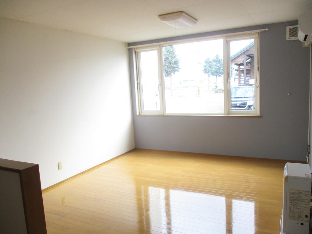 徳田マンションA棟の居間写真