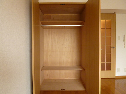 収納　奥行きのあるクローゼットですので沢山のお荷物が収納できます♪