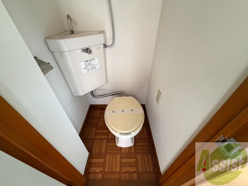 地下鉄南北線 北２４条駅 徒歩6分 3階建 築37年のトイレ写真