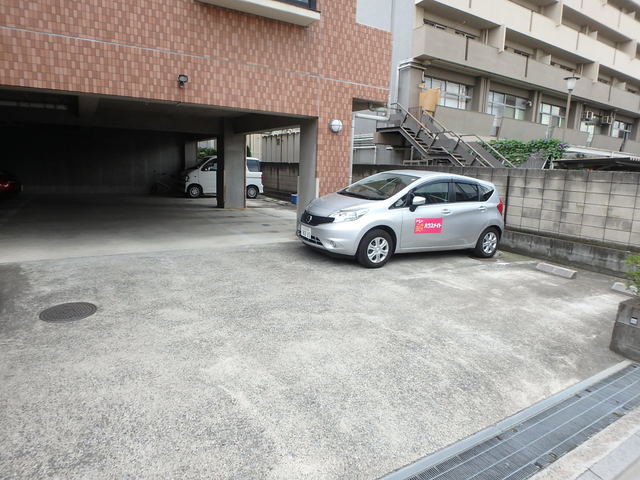駐車場　敷地内駐車場（空車確認要）