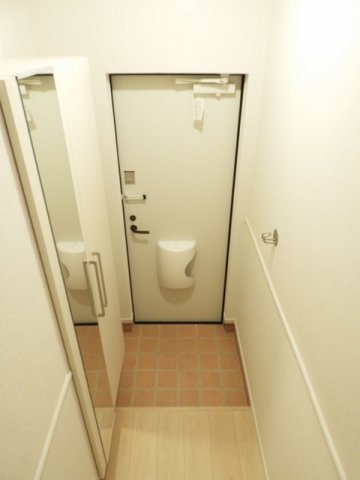 玄関　収納もある玄関です