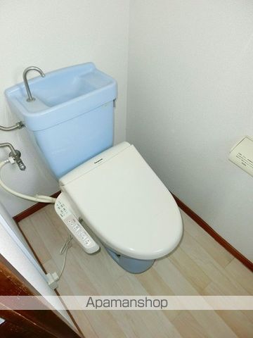 鹿児島市電谷山線 南鹿児島駅前駅 徒歩8分 8階建 築38年のトイレ写真