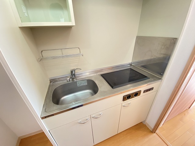キッチン　※別部屋参考画像です。