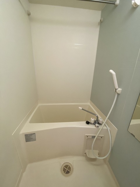バス・シャワールーム　※別部屋参考画像です。