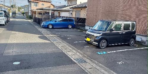 【レオパレスクレインコート田中の駐車場】