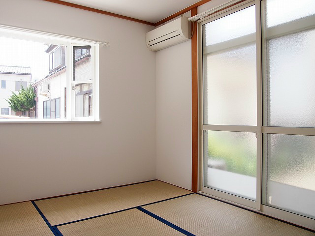 居室・リビング　和室から洋室になります。