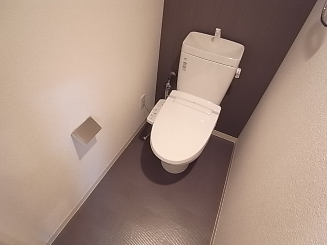 【神戸市中央区北長狭通のマンションのトイレ】