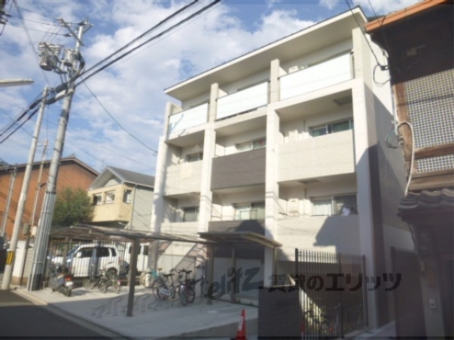 京都市中京区壬生高樋町のマンションの建物外観
