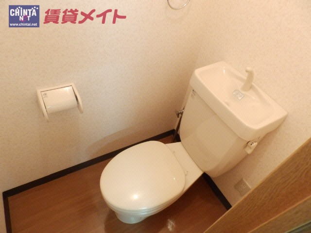 【津市一志町片野のマンションのトイレ】