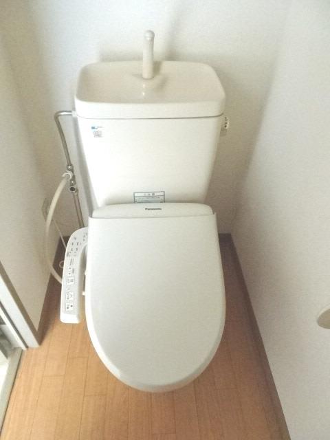 トイレ　温水洗浄暖房便座