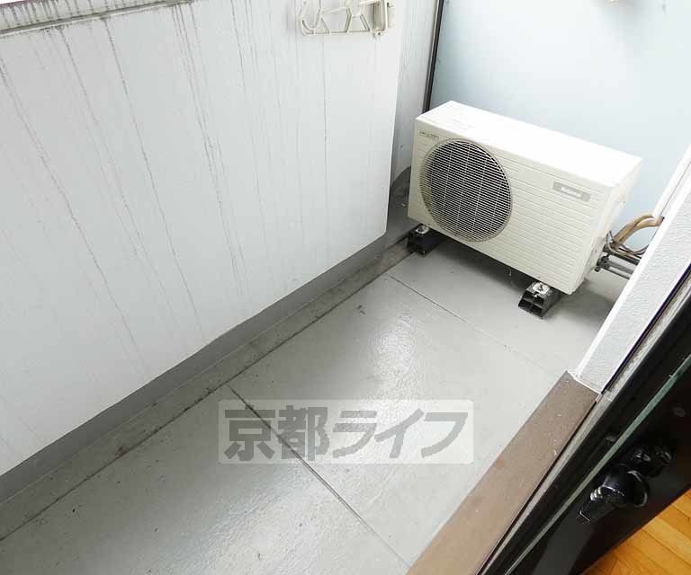 【京都市伏見区深草西浦町８丁目のマンションのバルコニー】