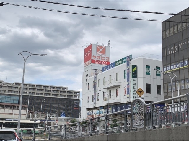 【北葛城郡王寺町久度のアパートのスーパー】