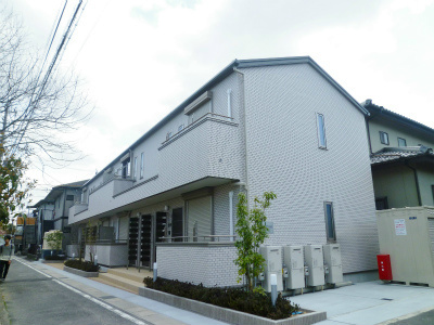 草津市渋川のアパートの建物外観