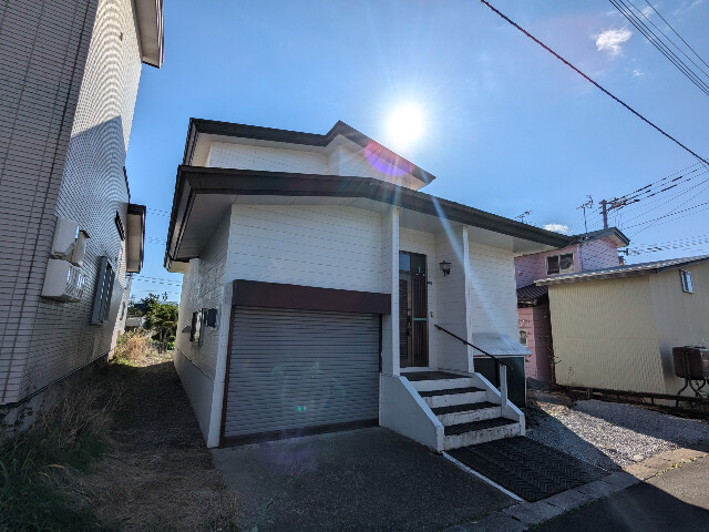 七飯町本町４丁目３番戸建の建物外観