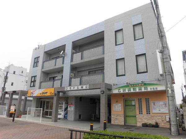 【コモド長岡京の建物外観】