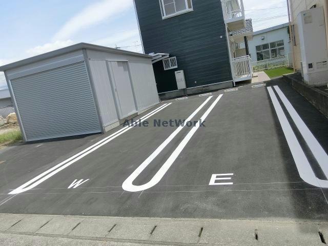 駐車場　駐車場