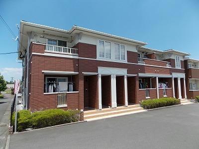 曽於市末吉町上町のアパートの建物外観