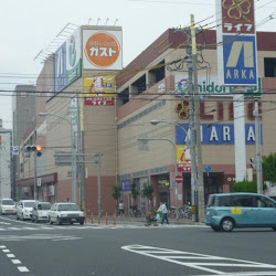 【神戸市須磨区前池町のマンションのスーパー】